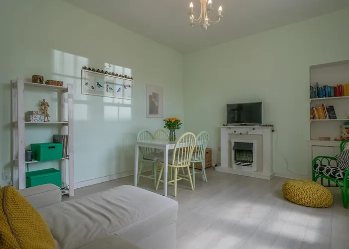 Pass The Keys Central Spacious Flat At Royal Mile